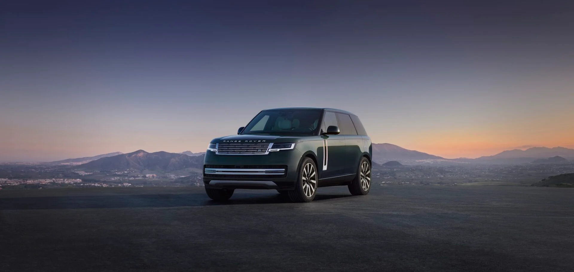 รถยนต์ไฟฟ้าหรูพรีเมียมศึกสามเสาหลัก Bentley Torcal Range Rover Electric และ Denza N8L