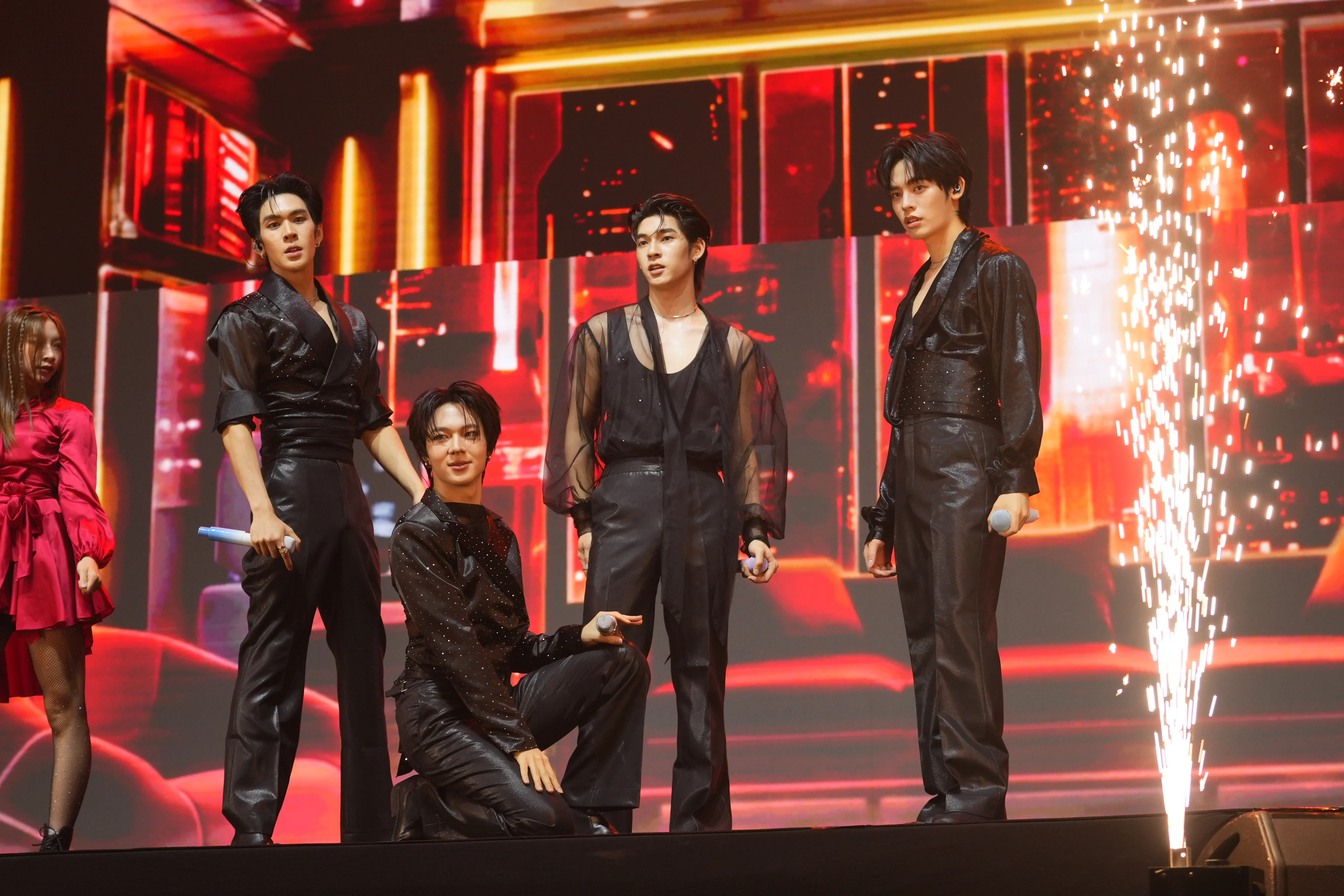 13 รางวัล แฟชั่นโชว์ Mint Awards และรันเวย์แบรนด์ดังในค่ำคืนเดียว