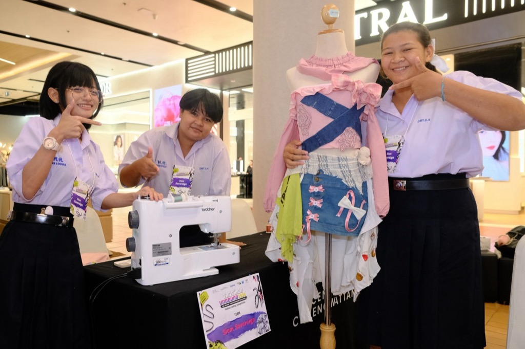 จากกองผ้าเหลือสู่รันเวย์ แฟชั่น Upcycling ของคนรุ่นใหม่