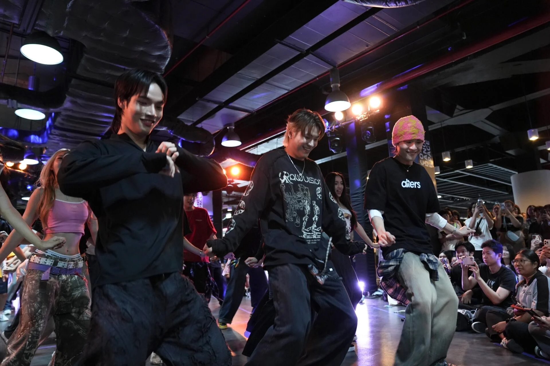 T-Pop รุ่นใหม่บนเวที MChoice & Mint Awards เปลี่ยนงานประกาศรางวัลให้กลายเป็นสนามประลองเวทีใหญ่