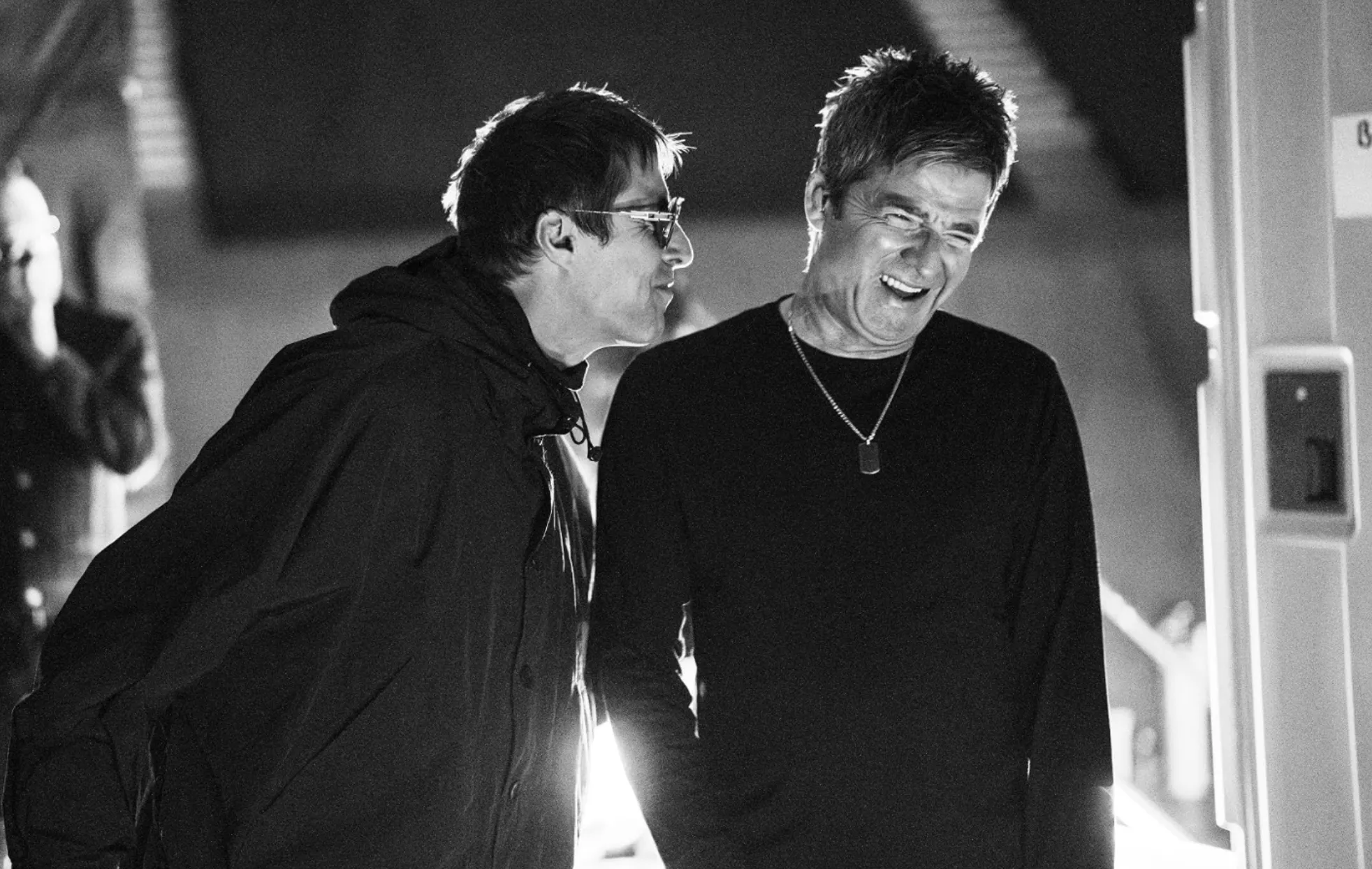 Oasis สารคดีที่แหกทุกกฎโรงหนัง ทำไมแฟนร็อกถึงยอมวิ่งเข้าจอ