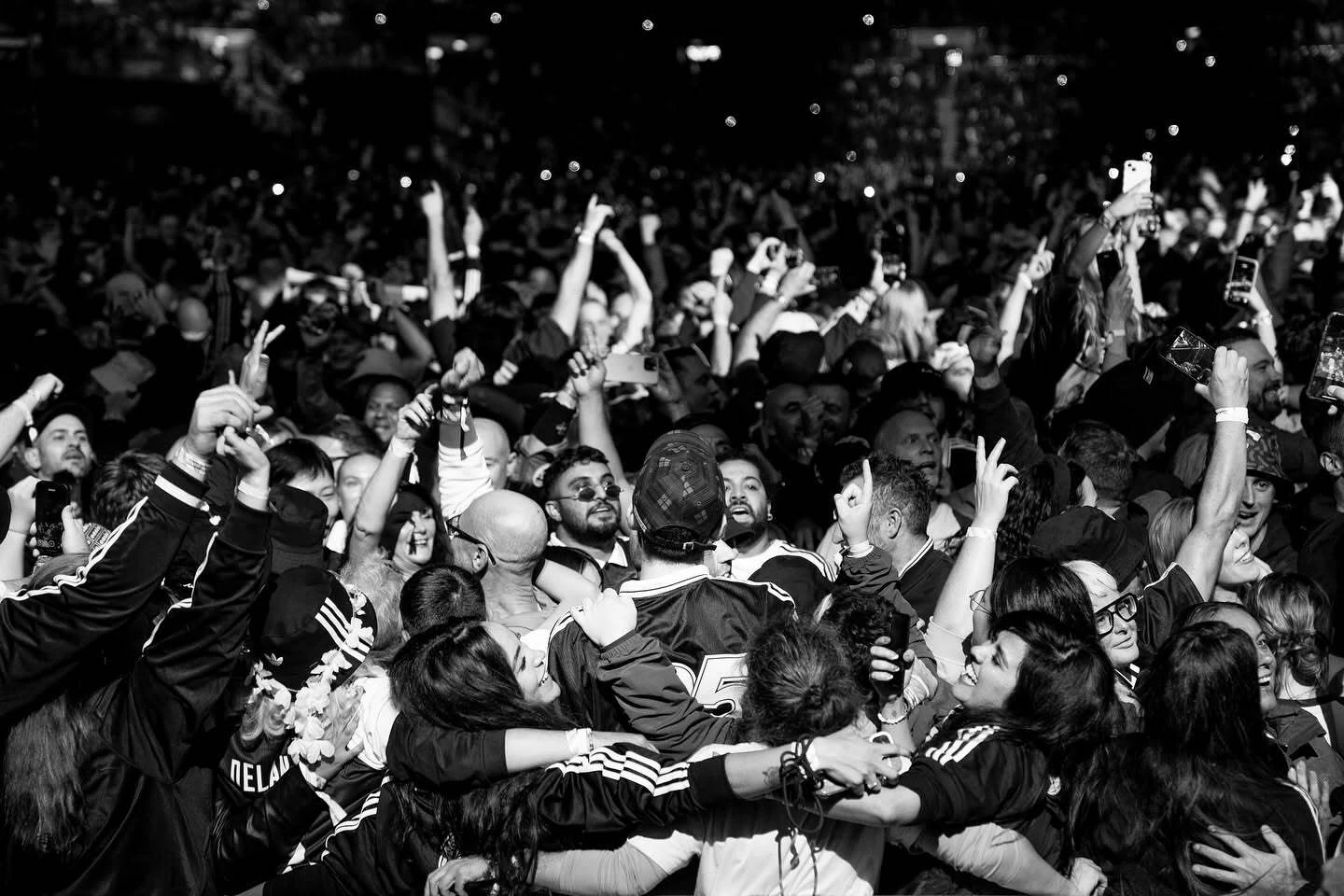 Oasis สารคดีที่แหกทุกกฎโรงหนัง ทำไมแฟนร็อกถึงยอมวิ่งเข้าจอ