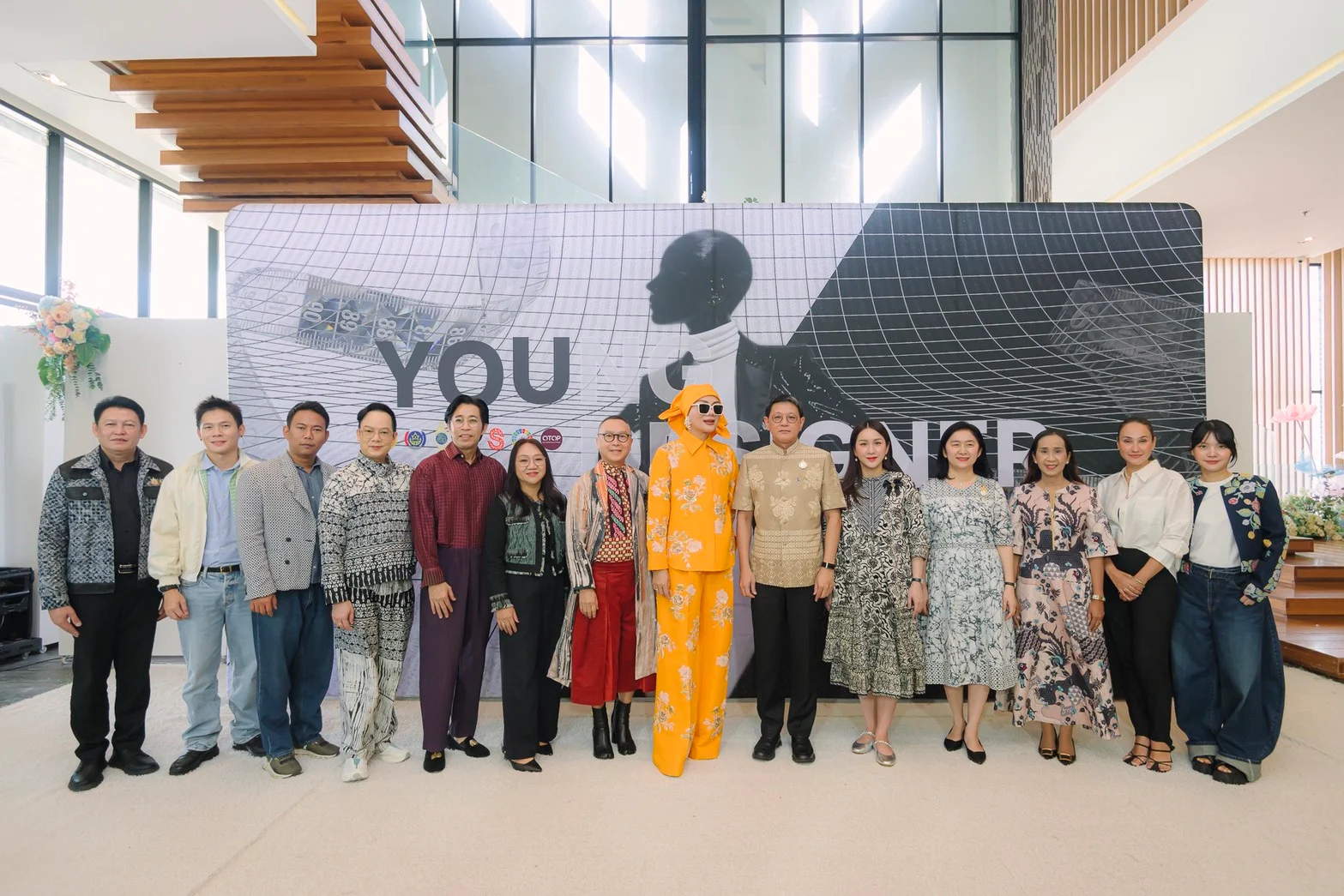 Young Designer ปั้นผ้าไทยดีไซเนอร์รุ่นใหม่จากเวทีภาคสู่แฟชั่นโลก