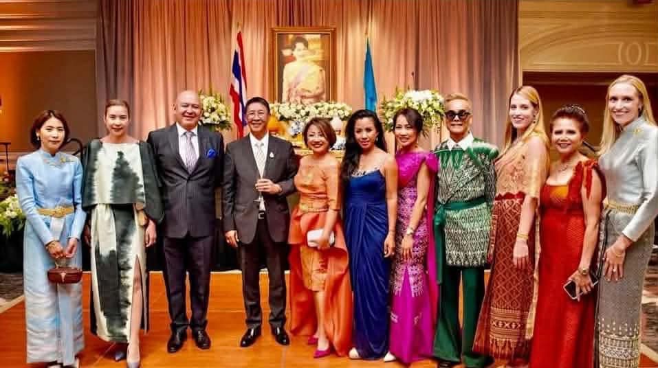 ดีไซเนอร์ไทย นิวยอร์ก พลิกผ้าไทยสู่แฟชั่นสากล