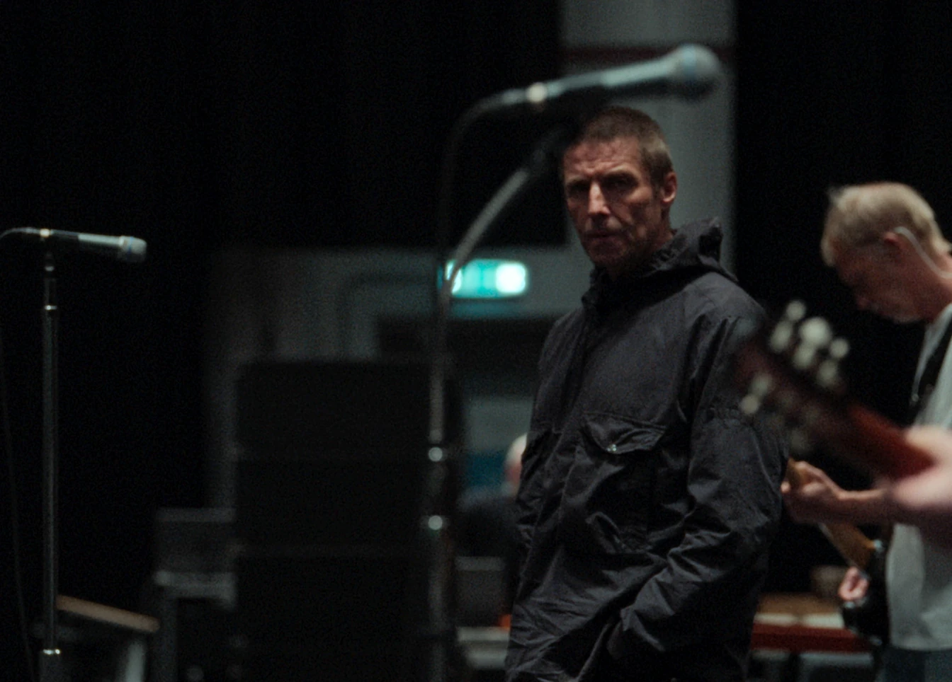 Oasis สารคดีที่แหกทุกกฎโรงหนัง ทำไมแฟนร็อกถึงยอมวิ่งเข้าจอ