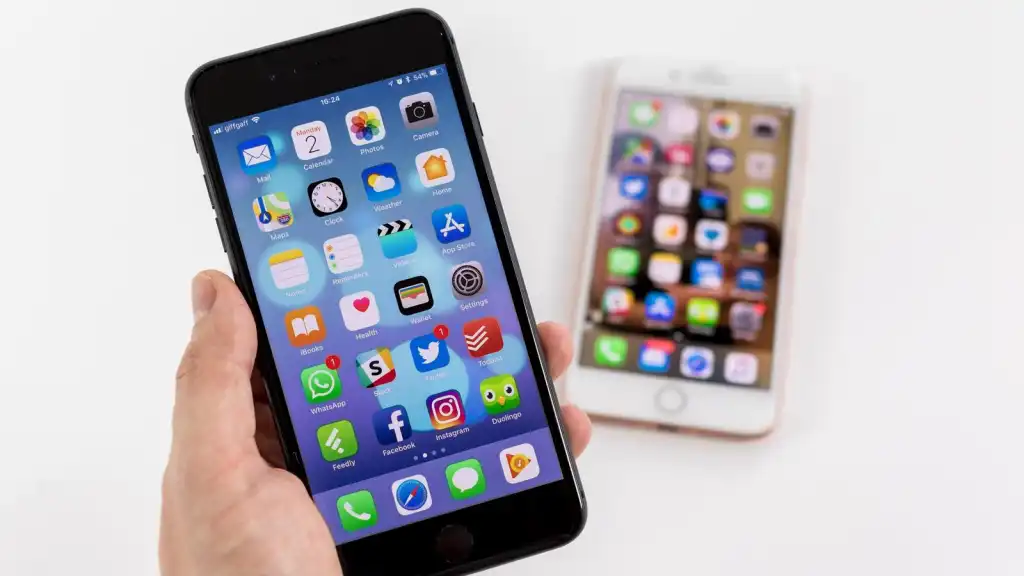 สรุป iOS 27 รองรับ iPhone รุ่นไหน และรุ่นไหนได้ Siri AI เต็มระบบ