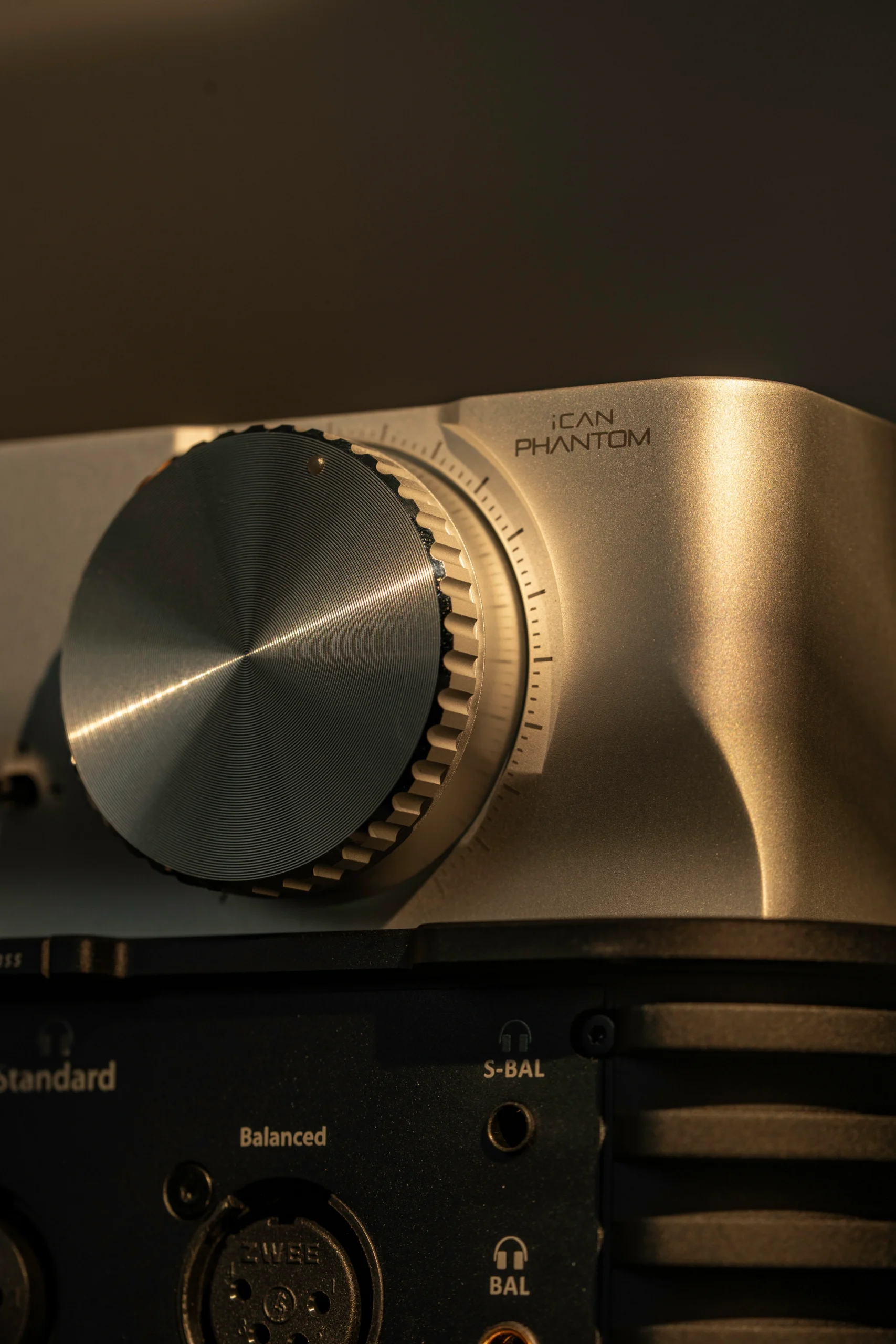 iFi iCAN PHANTOM 1.5 แอมพลิฟายเออร์หูฟังระดับสุดทาง