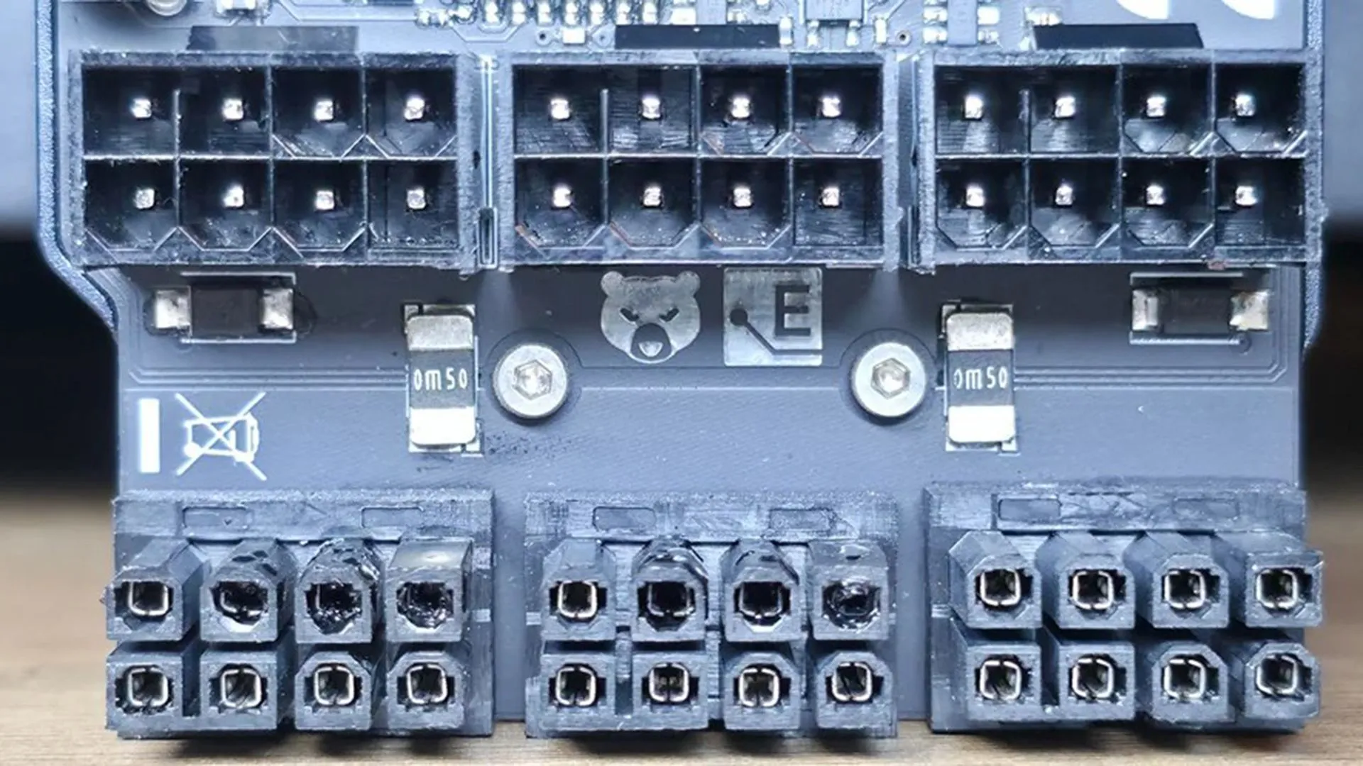 หัวต่อไฟเลี้ยง GPU ระดับไฮเอนด์กำลังหลอมละลาย ปัญหาที่ 8‑pin กับ 16‑pin ซ่อนอยู่