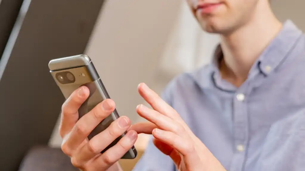 Motion Assist ฟีเจอร์ใหม่ที่ช่วยให้เลิกเมาเวลาหยิบมือถือบนรถ