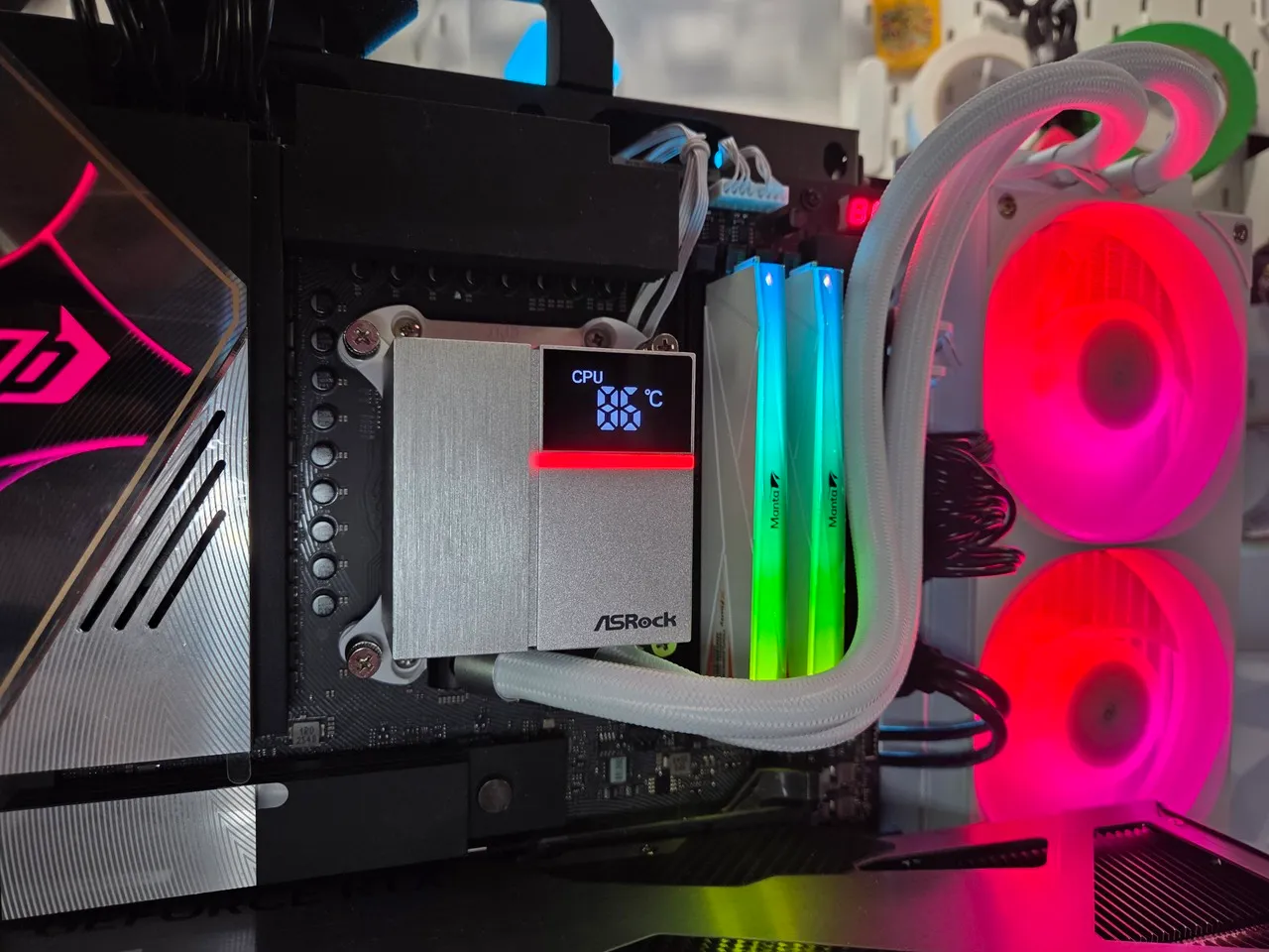 ศึก AIO น้ำเย็น CPU ระดับพรีเมียม Corsair Nautilus II ปะทะ ASRock ROCK 360