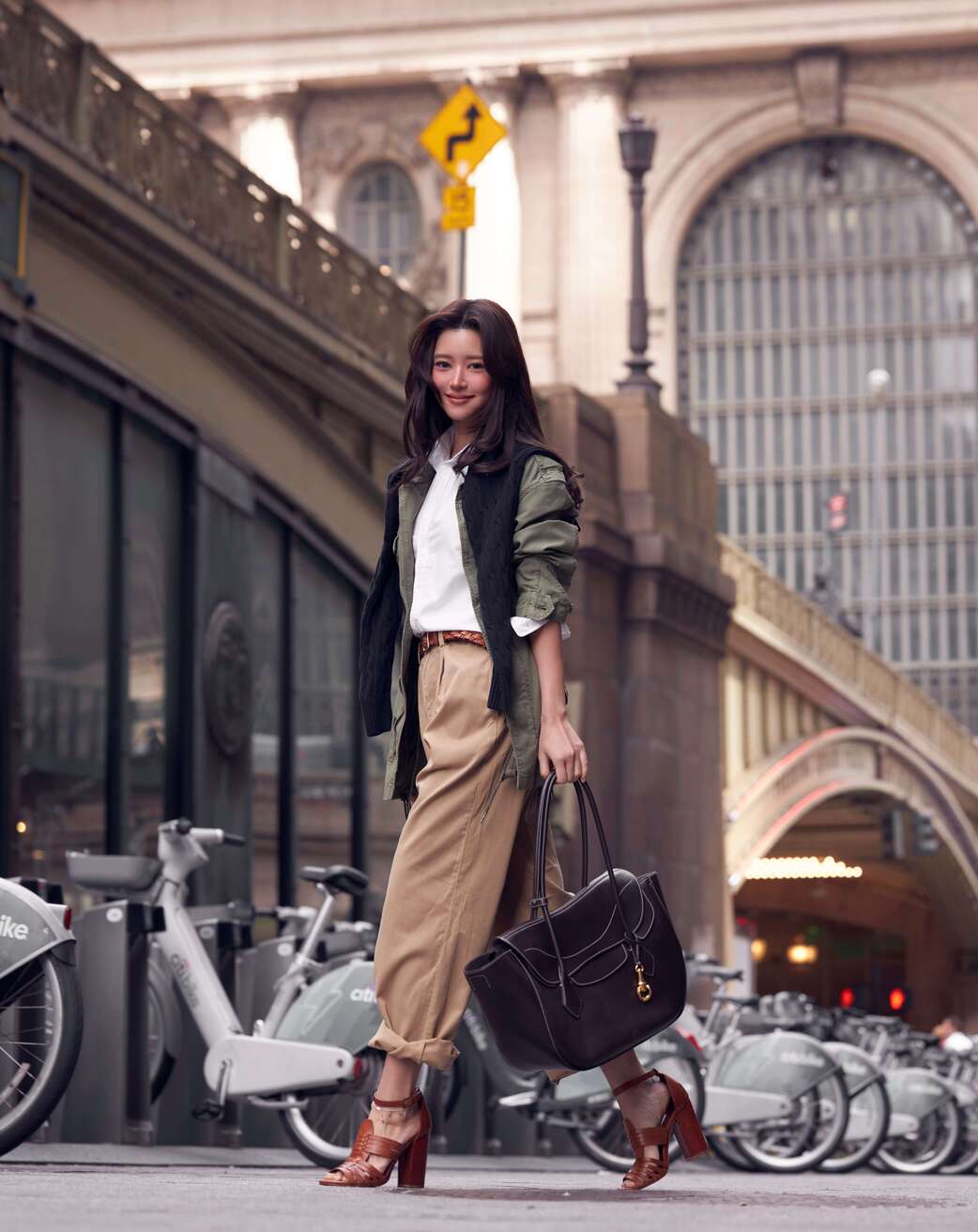 จากรันเวย์ New York Fashion Week ถึงสตรีท: เมื่อเซเลบคือคนกำหนดโมเมนต์แฟชั่น