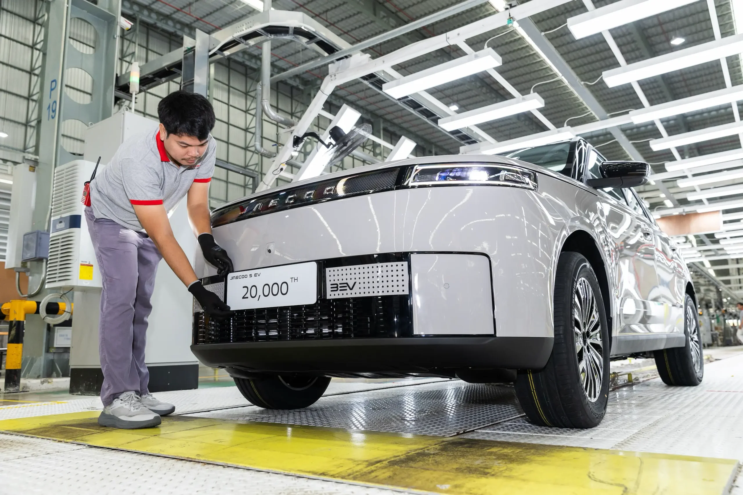 เชอรี่ กรุ๊ปเร่งผลิต EV ครบ 20,000 คัน สัญญาณศึกแข่งขันใหม่ในตลาดรถไฟฟ้า