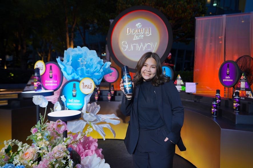 รันเวย์ดีไซเนอร์ไทยริมเจ้าพระยา เมื่อแบรนด์ผ้าหอมพาแฟชั่นสู่เวทีโลก