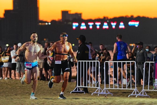 Pattaya International Bikini Beach Race งานวิ่งริมชายหาดใหญ่สุดในไทย
