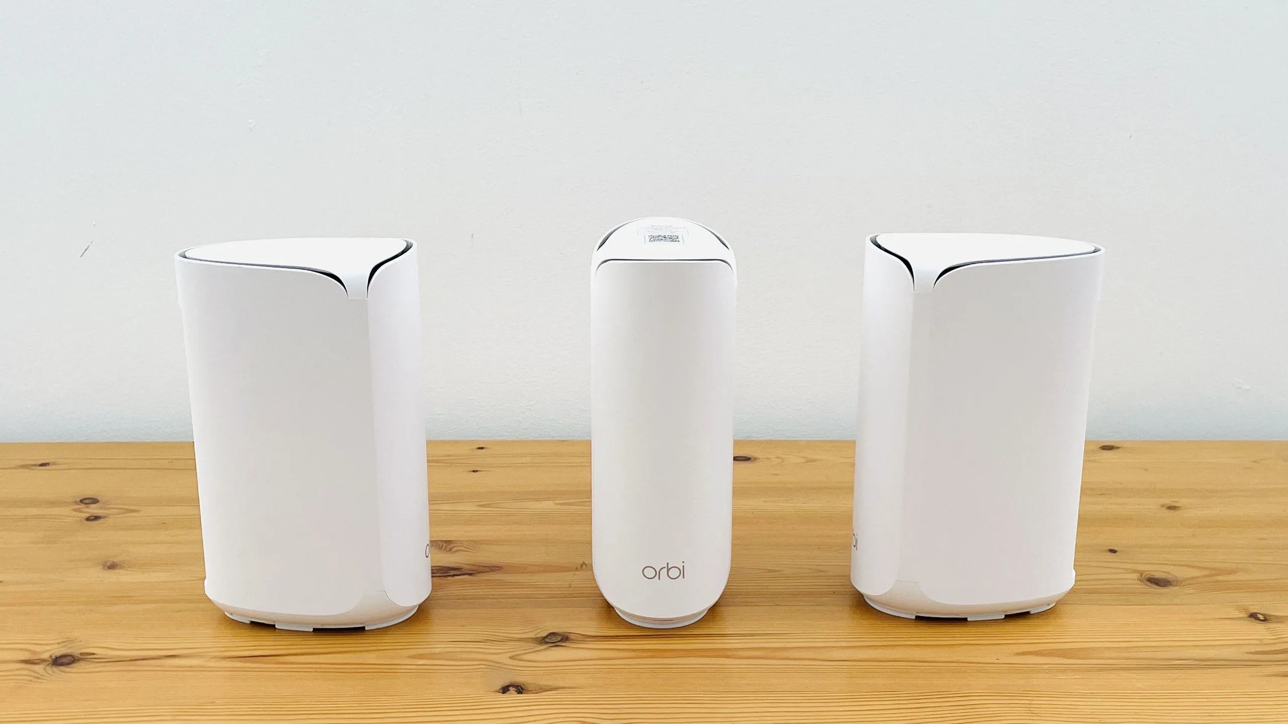 เปรียบเทียบ Wi-Fi 7 เมช ราคาโดนใจ TP-Link Deco 7 Pro vs Netgear Orbi 373