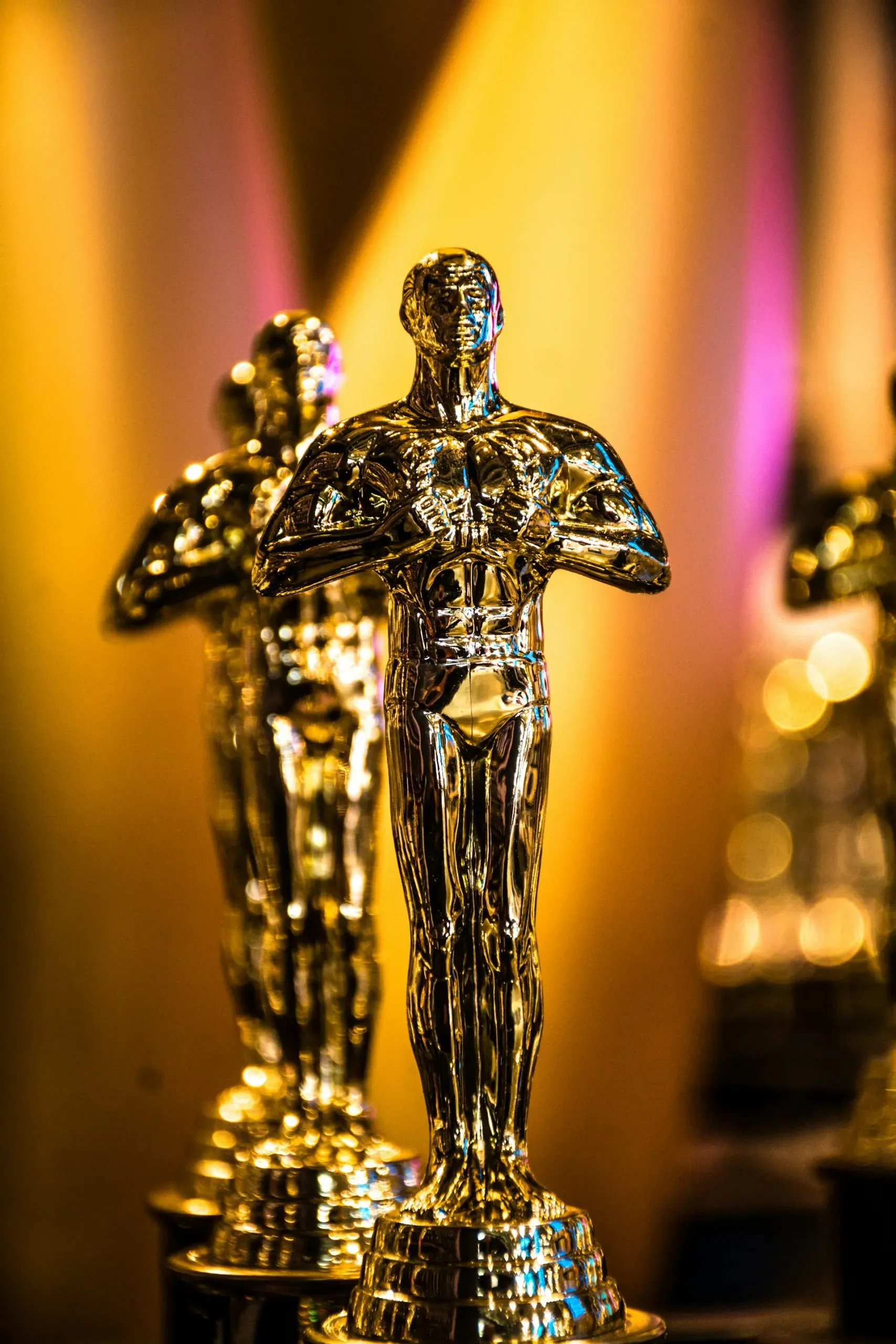 Emmy Awards: รวมทุกชัยชนะและเซอร์ไพรส์จากค่ำคืนของทีวี