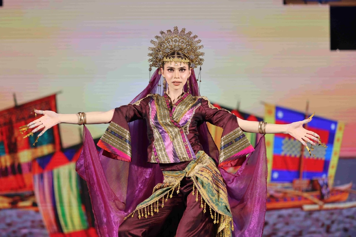 27 นางงามระบาดเสน่ห์ชุดประจำชาติและโชว์ความสามารถบนเวทีโลก