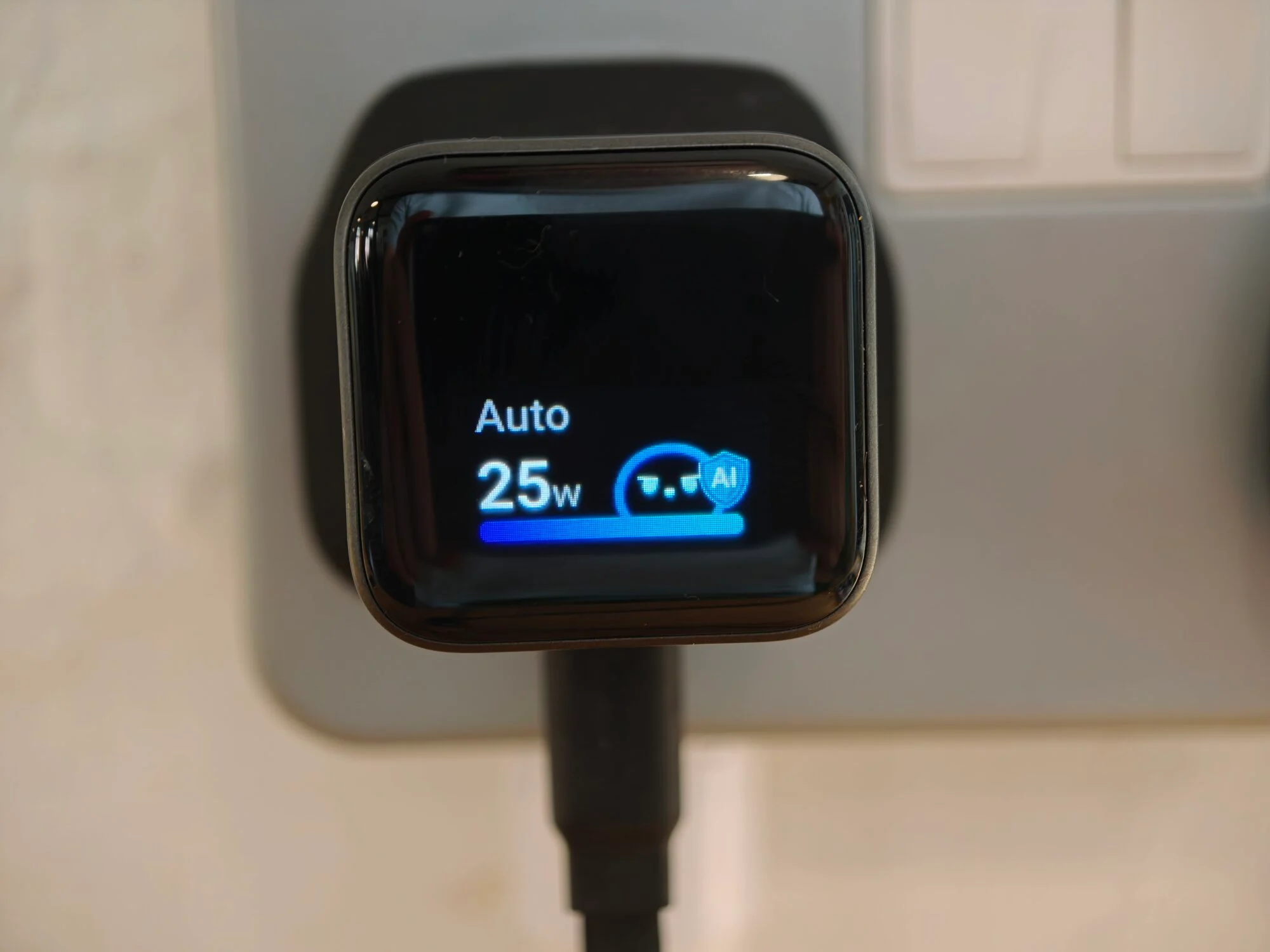 หนึ่งที่ชาร์จ USB-C สำหรับทุกอุปกรณ์: โทรศัพท์ แล็ปท็อป แท็บเล็ต