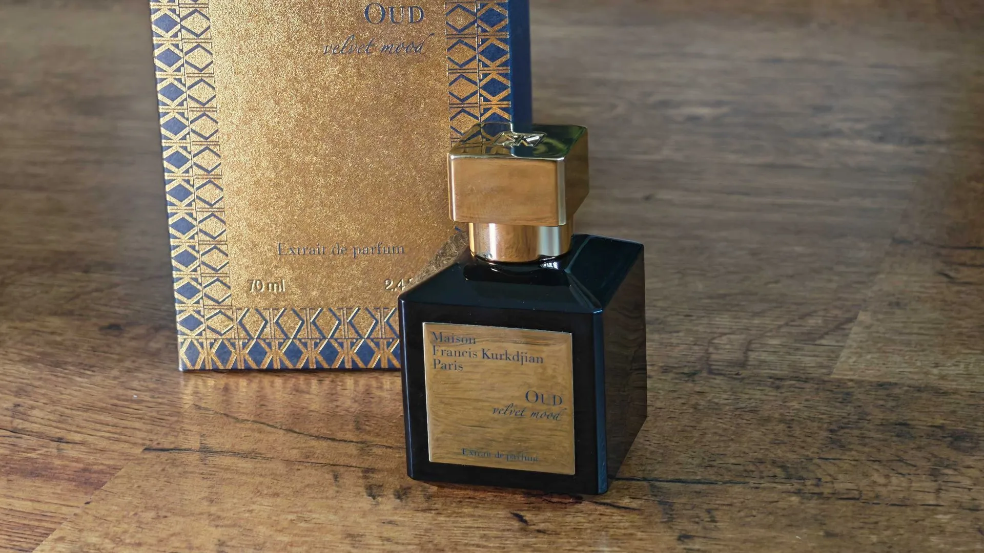 น้ำหอมหรูหรา เปรียบเทียบ Chanel Dior Sauvage และ Tom Ford