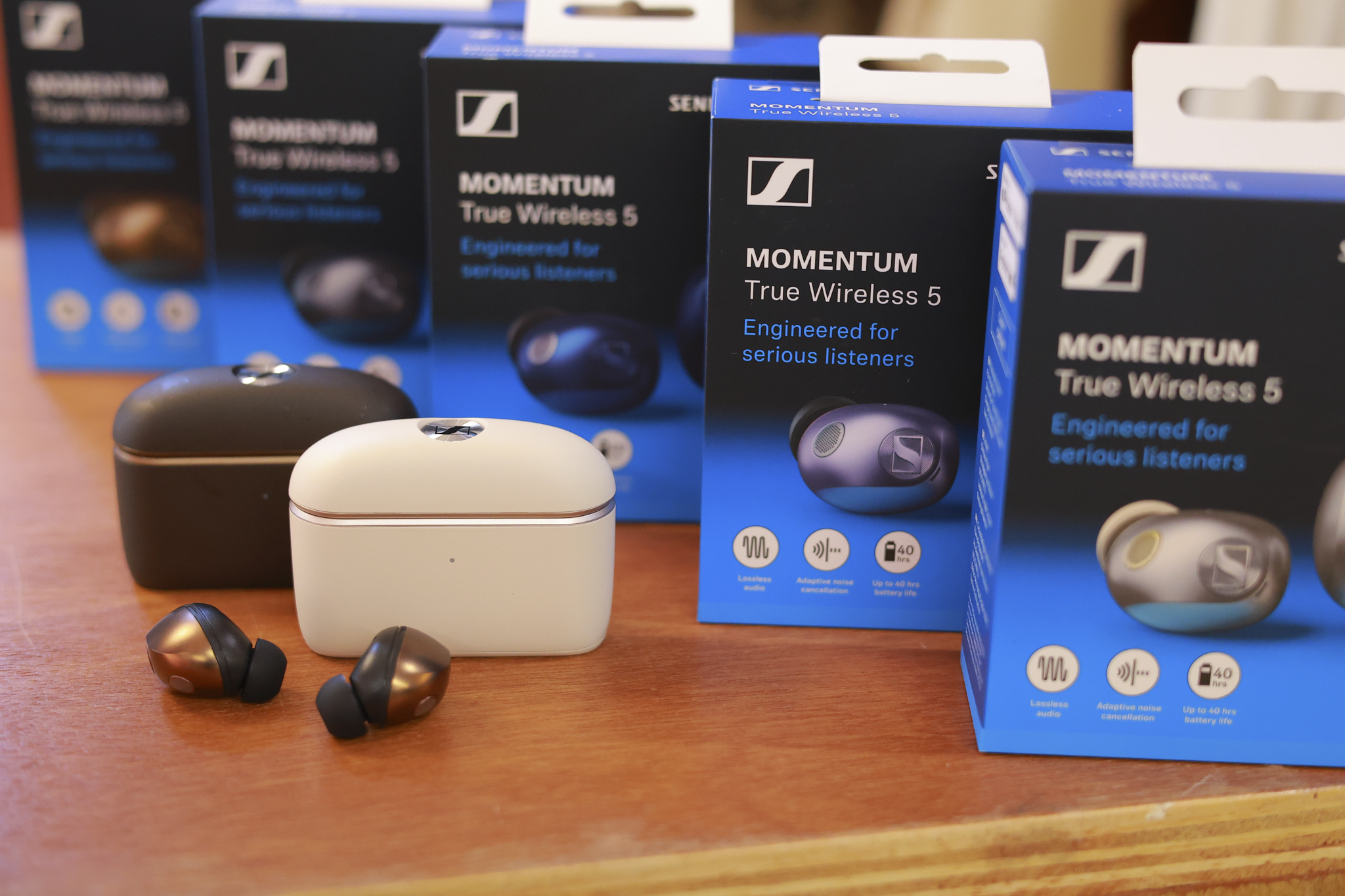 เจาะไลน์หูฟัง Sennheiser ใหม่ MOMENTUM 5 และ ACCENTUM Clip