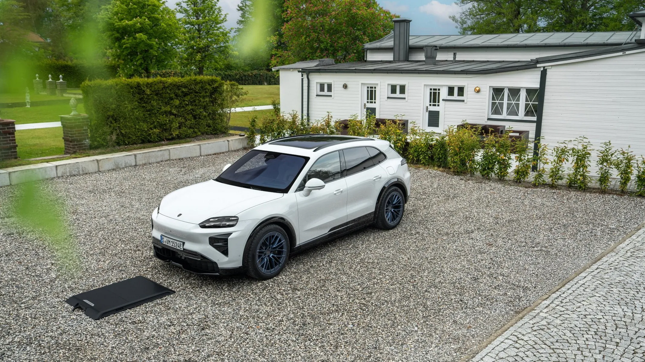 Porsche Cayenne Coupe Electric ซูเปอร์ SUV ไฟฟ้ากว่า 1,156 แรงม้ากับยุคใหม่ของลักชัวรี่ EV