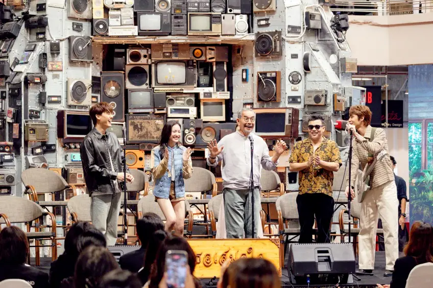 ซีรีส์เชื่อมเจเนอ ทำไมจอเดียวถึงดึงครอบครัวกลับมาได้