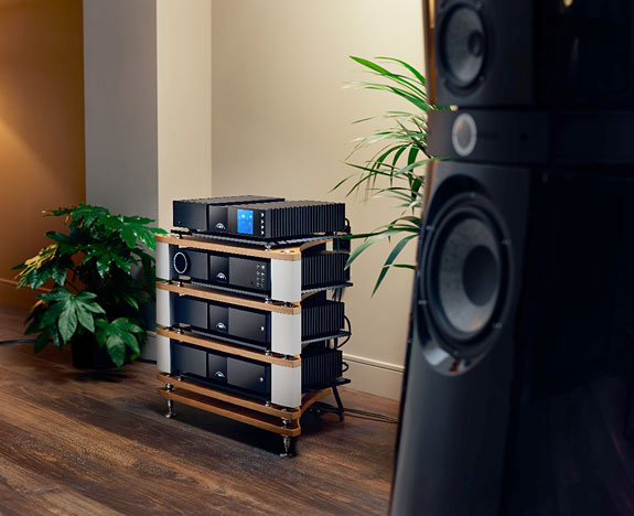 แอมพลิฟายเออร์โมโนระดับอ้างอิง TIDAL x BUGATTI MA1 เทียบ Naim NAP 350