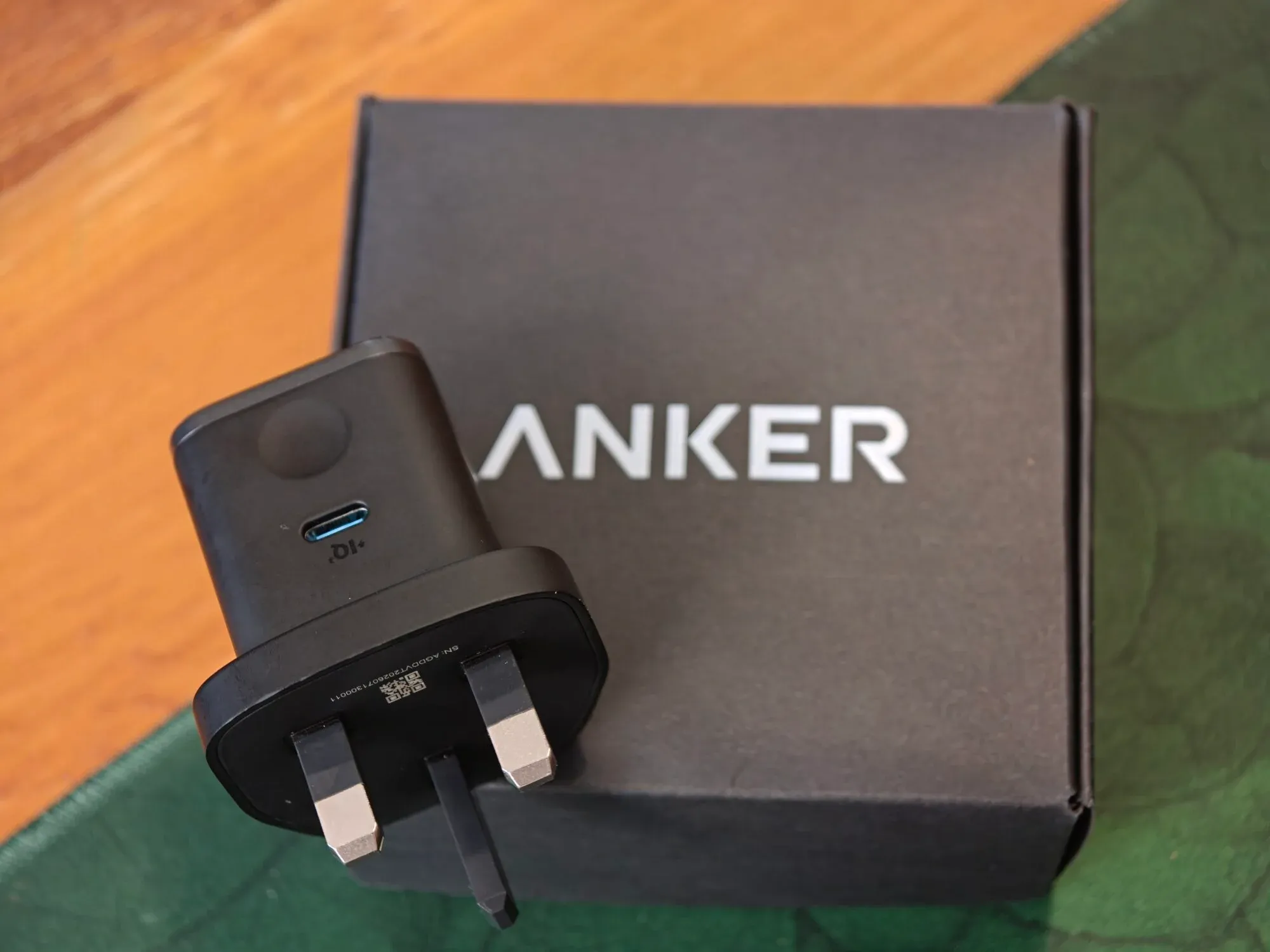 หนึ่งที่ชาร์จ USB-C สำหรับทุกอุปกรณ์: โทรศัพท์ แล็ปท็อป แท็บเล็ต