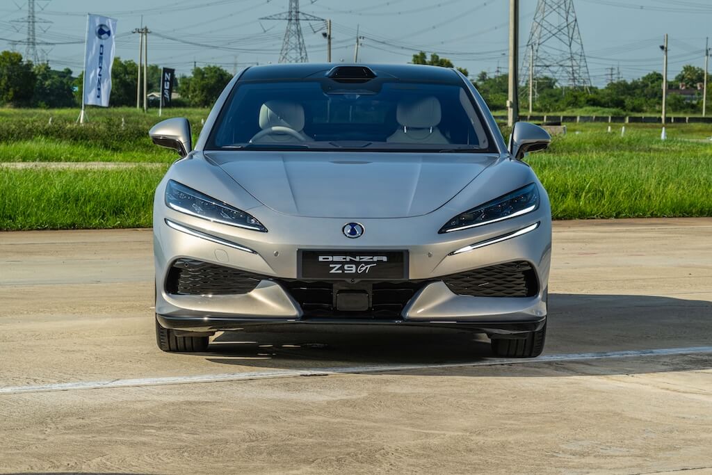 Denza Z9GT รถไฟฟ้าพรีเมี่ยม 1,156 แรงม้า ที่ตั้งใจมาล้มสมการตลาด EV ไฮเอนด์