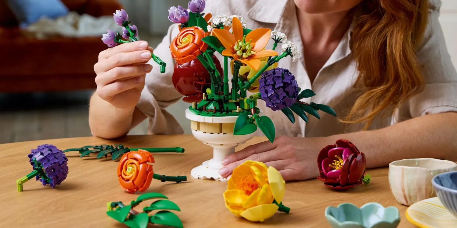 สร้างสวนดอกไม้ด้วย LEGO Botanicals แต่งห้องสบายตาไม่ต้องรดน้ำ