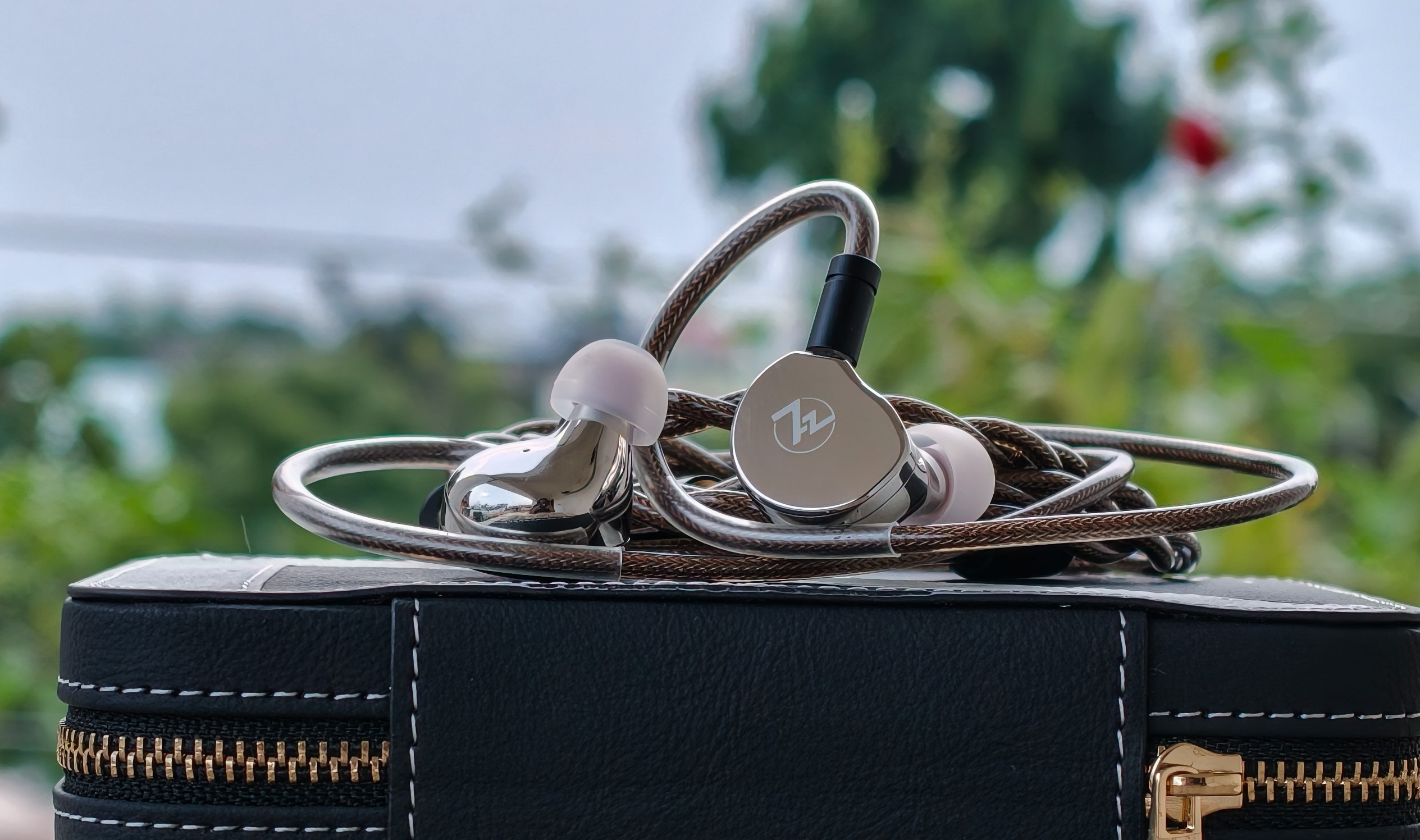 เปรียบเทียบเทคโนโลยีไดรเวอร์ IEM ระดับพรีเมียม Planar vs Dynamic vs Hybrid
