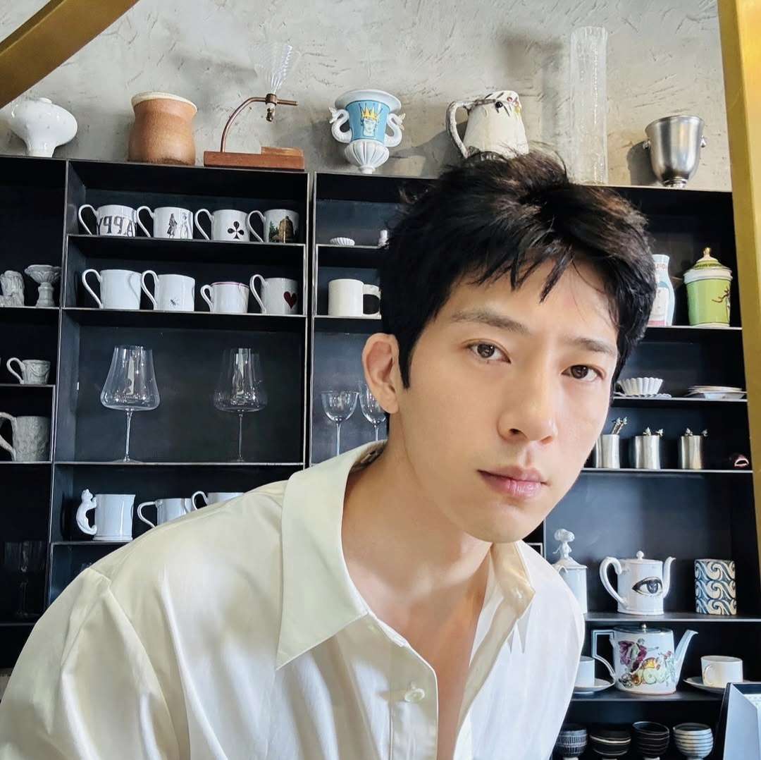 จากเด็กประกวดสู่บอสลุค: เส้นทางจิ่งป๋อหรานบนเวทีโลก