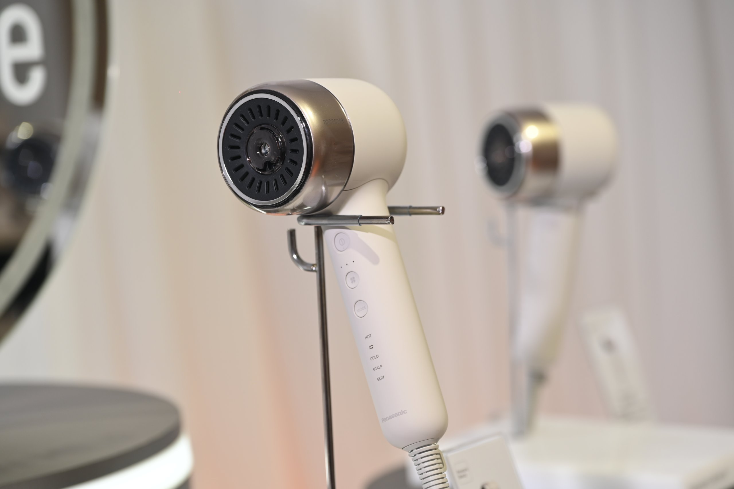 เจาะลึก Panasonic nanocare EH-NB70 ไดร์เป่าผมพรีเมียมที่คิดถึงหนังศีรษะก่อนทรงผม