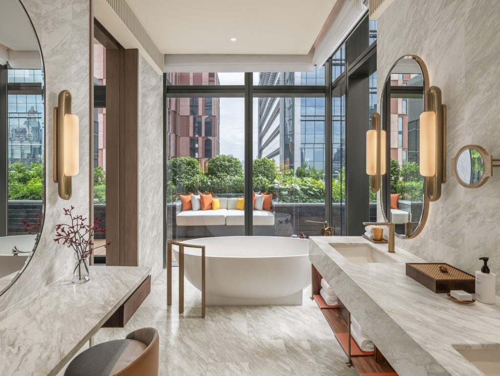 เมื่อความหรูหราขยับที่: YOTEL Bangkok และ Andaz One Bangkok กำลังเขียนนิยามใหม่ของโรงแรมหรูกรุงเทพ
