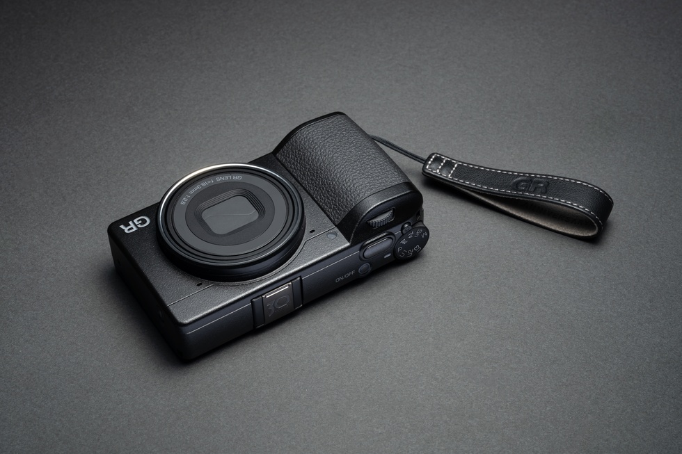 กระแสกล้องคอมแพครุ่นพิเศษคืนชีพ ฉลอง 30 ปี Ricoh GR และ Canon PowerShot