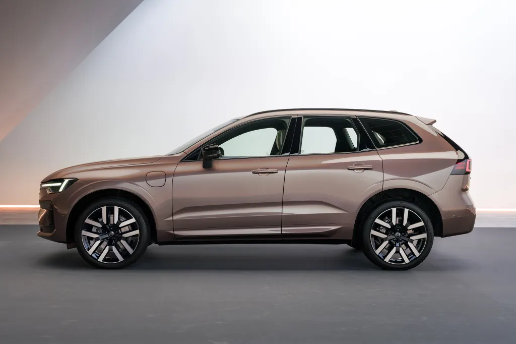 Volvo XC60 และ XC90 PHEV แบตเตอรี่ใหม่ วิ่งไฟฟ้าเกิน 200 กม. ท้าชนรถไฟฟ้าพรีเมียม