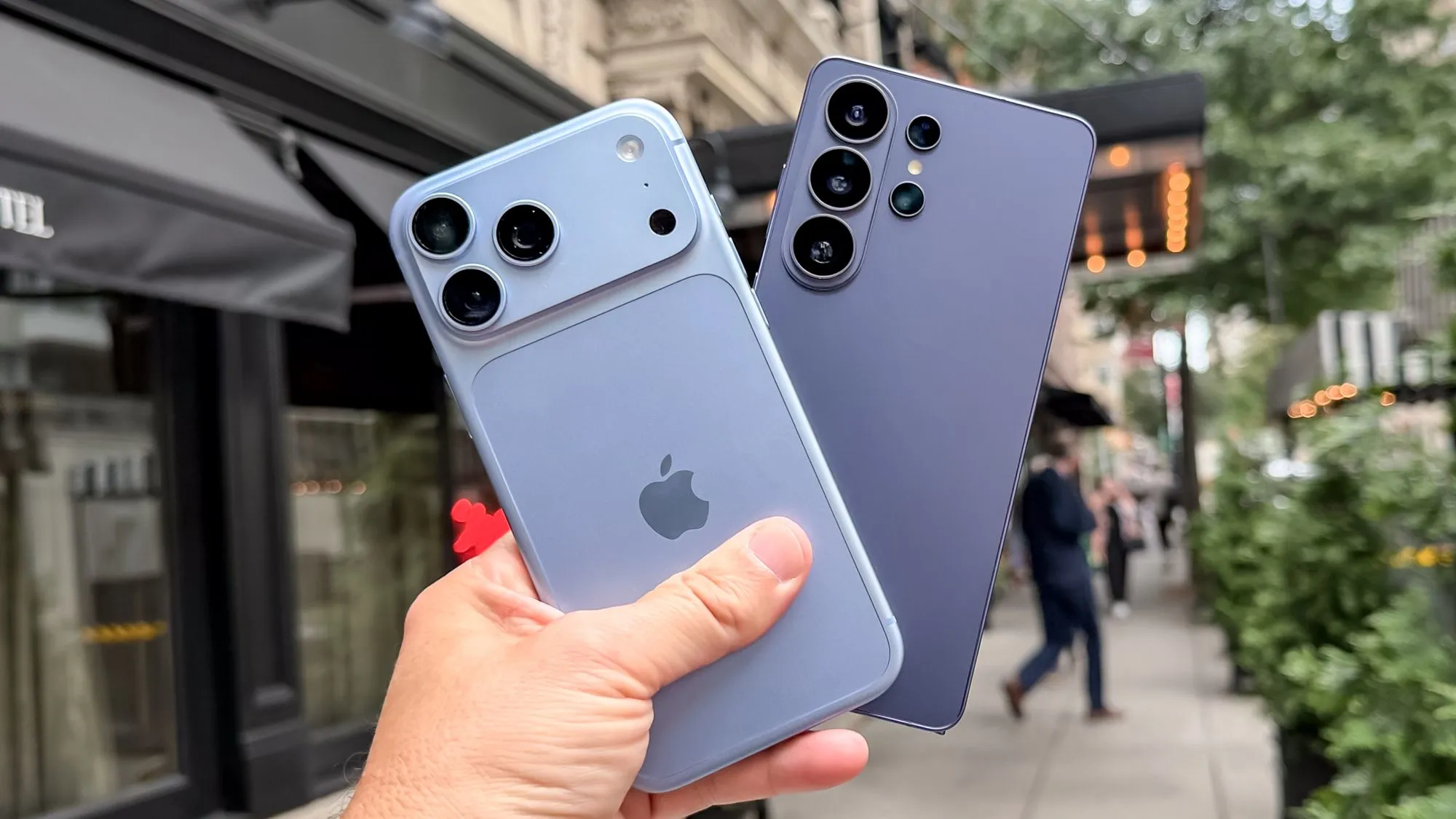 iPhone 18 Pro Max vs Galaxy S26 Ultra เลือกเรือธงเครื่องไหนคุ้มกว่า