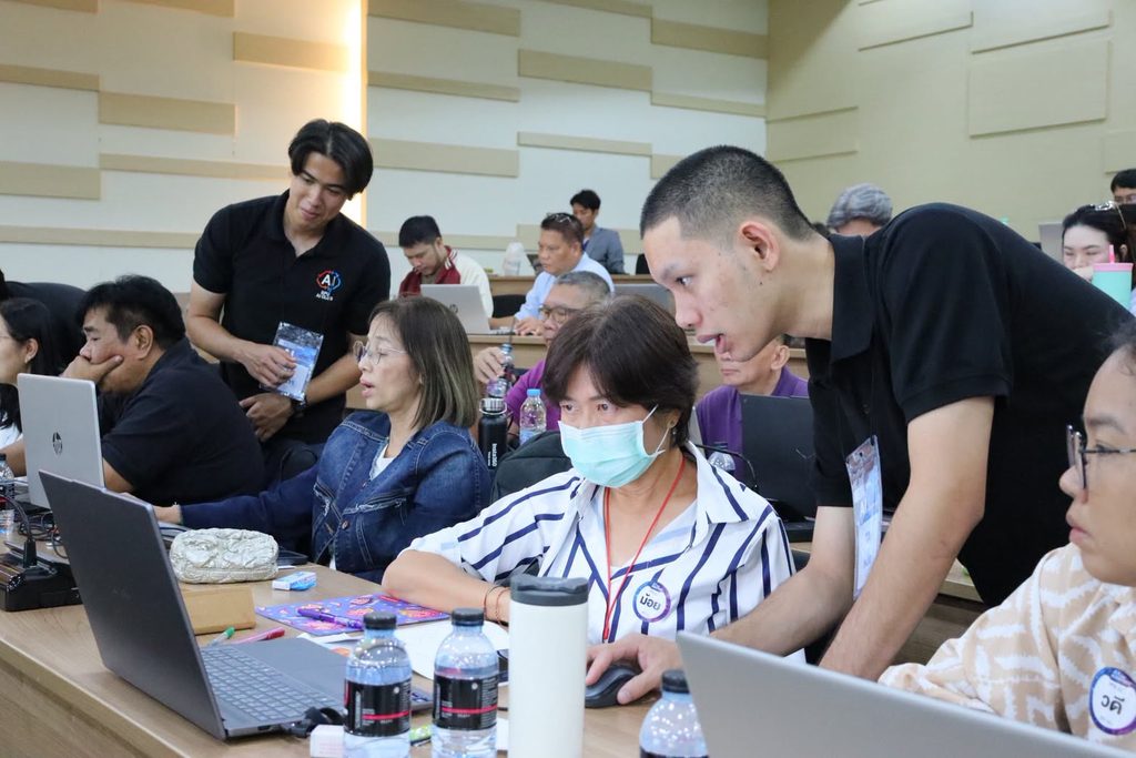 จากดาต้าสู่การตัดสินใจด้วย AI เมื่อธนาคารและมหาวิทยาลัยปั้นคนทำงานรุ่นใหม่ให้คิดเป็นเชิงข้อมูล