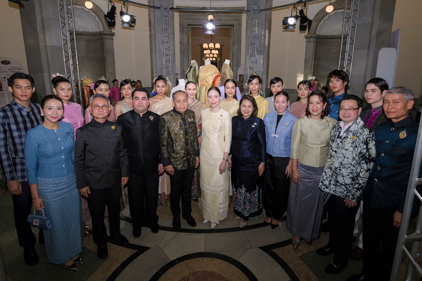 ผ้าไทยกิโมโน เมื่อแฟชั่นกลายเป็นทูตวัฒนธรรมบนเวทีโลก