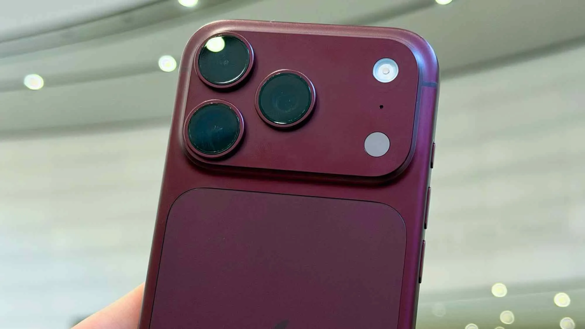 เจาะสเปกแบตเตอรี่ iPhone 18 Pro และ Pro Max ใช้งานได้เพิ่มขึ้นแค่ไหน