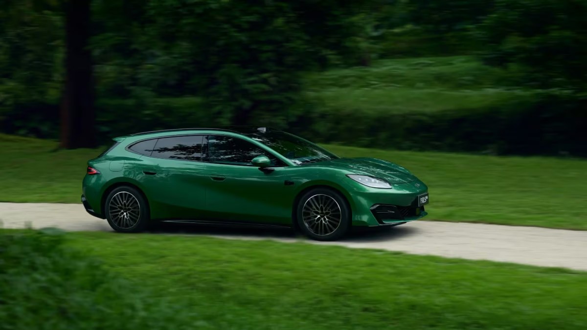 BYD Formula S สายแรงราคาเชิงรุก ท้าชน Tesla และ Xiaomi