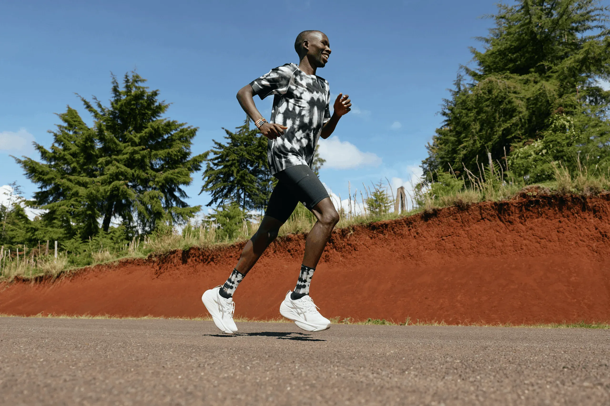 ASICS GEL-SLOWCUSH เปิดเกมรองเท้าวิ่งรองรับสูงด้วยคู่โฟมสบายเท้า