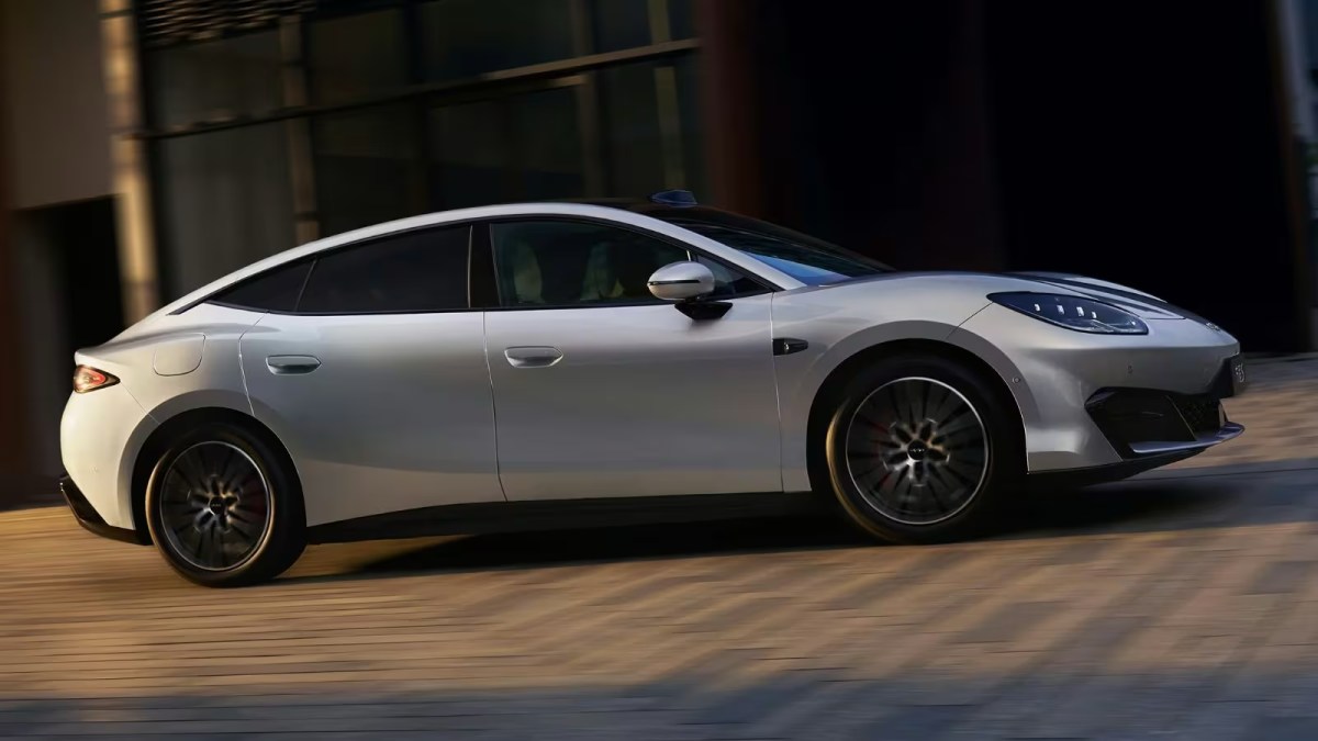 BYD Formula S สายแรงราคาเชิงรุก ท้าชน Tesla และ Xiaomi