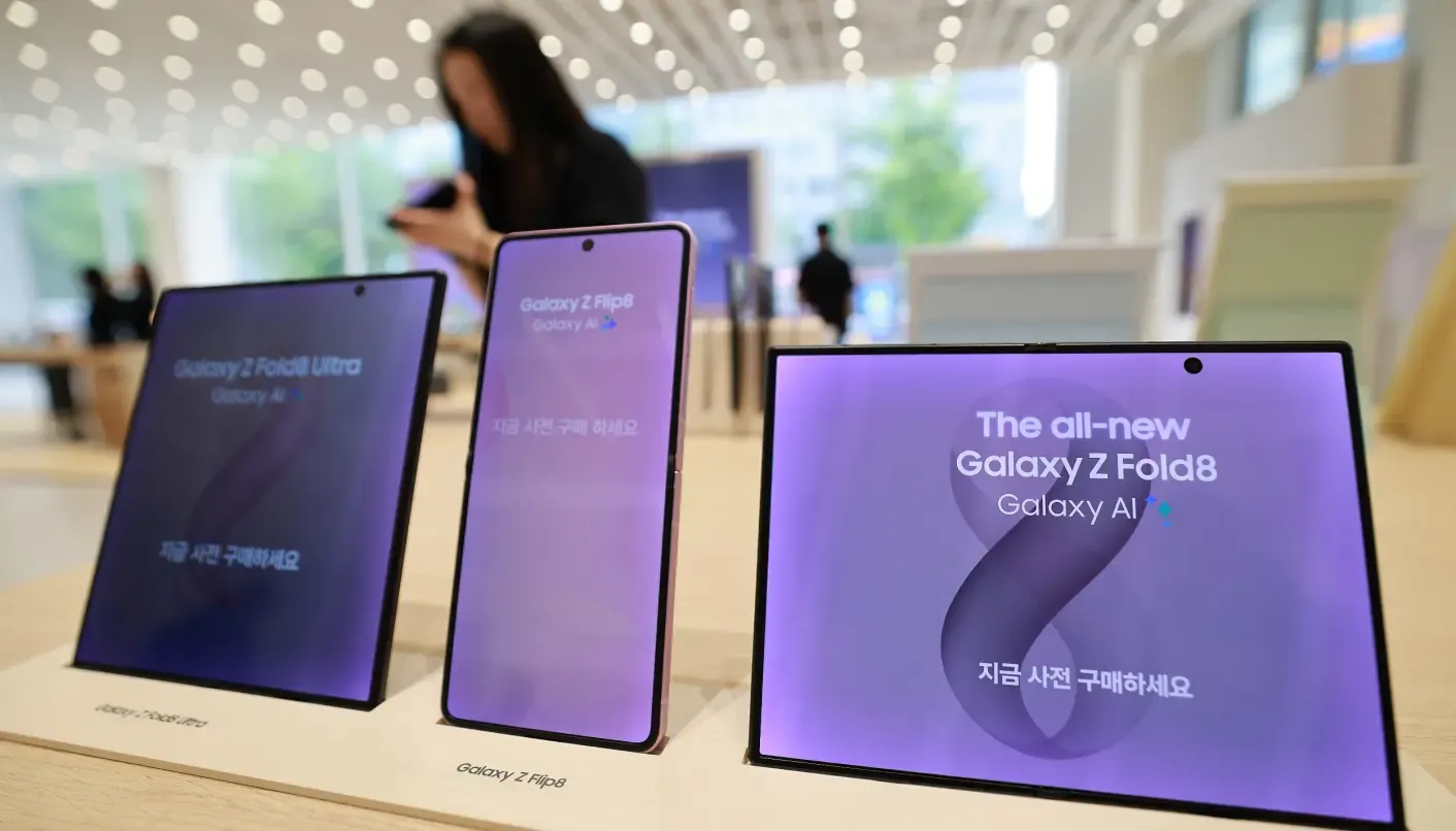 iPhone Duo เขย่าตลาดสมาร์ตโฟนพับได้ ศึกใหญ่ Android กำลังเริ่ม