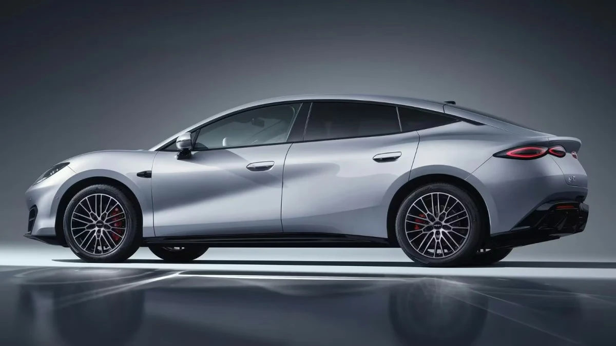 BYD Formula S สายแรงราคาเชิงรุก ท้าชน Tesla และ Xiaomi