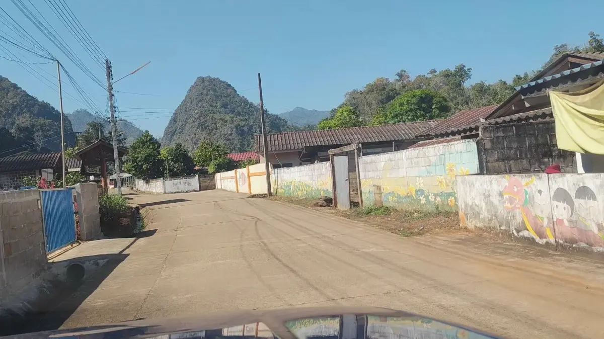 แหล่งท่องเที่ยวลับเหนือในฤดูฝน น้ำตก ภูเขา และวิถีข้ามโขง
