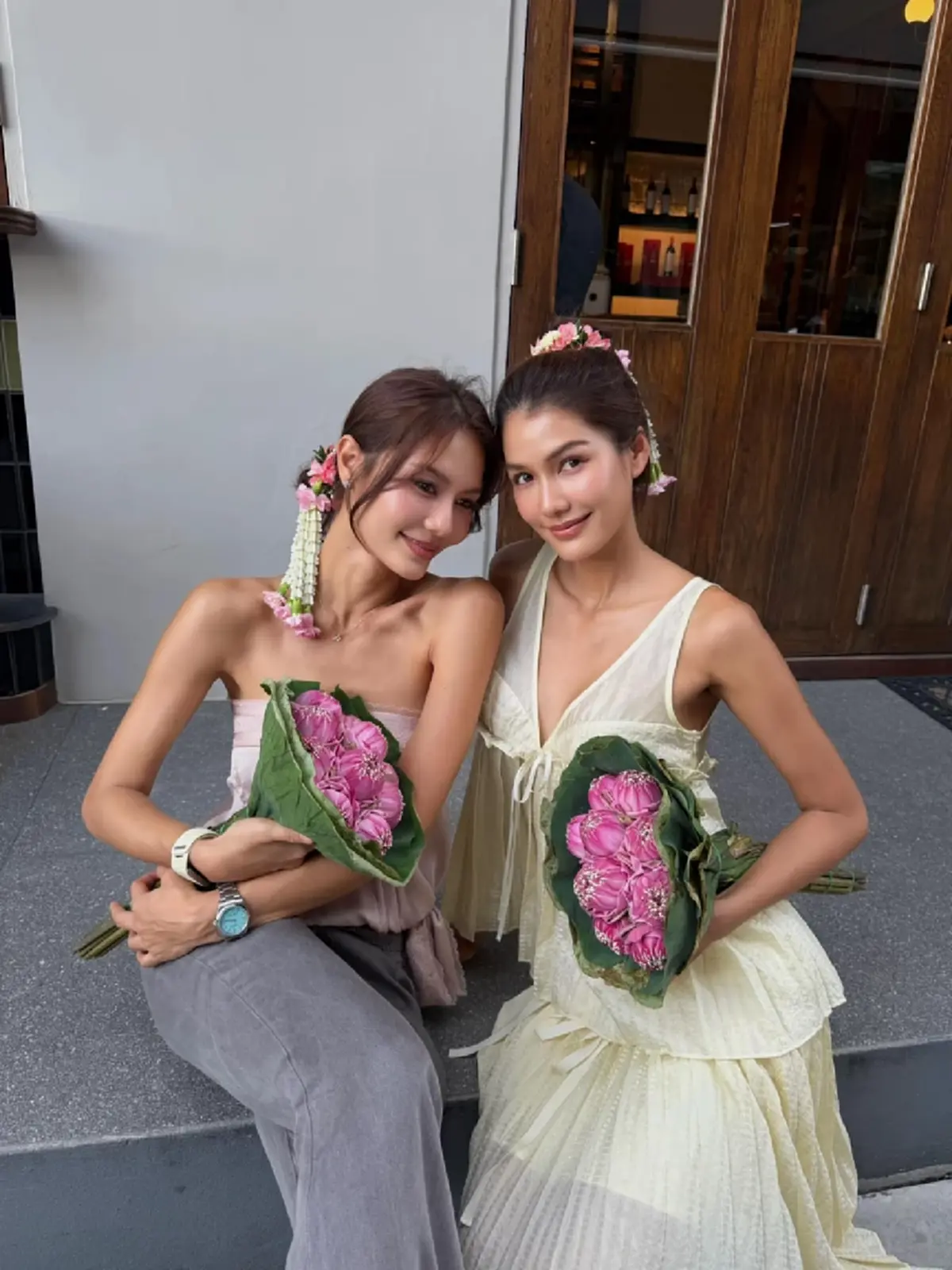 ทำไมพวงมาลัยเกล้าผมถึงกลายเป็นเทรนด์ไวรัลที่ต้องไปเช็คอิน