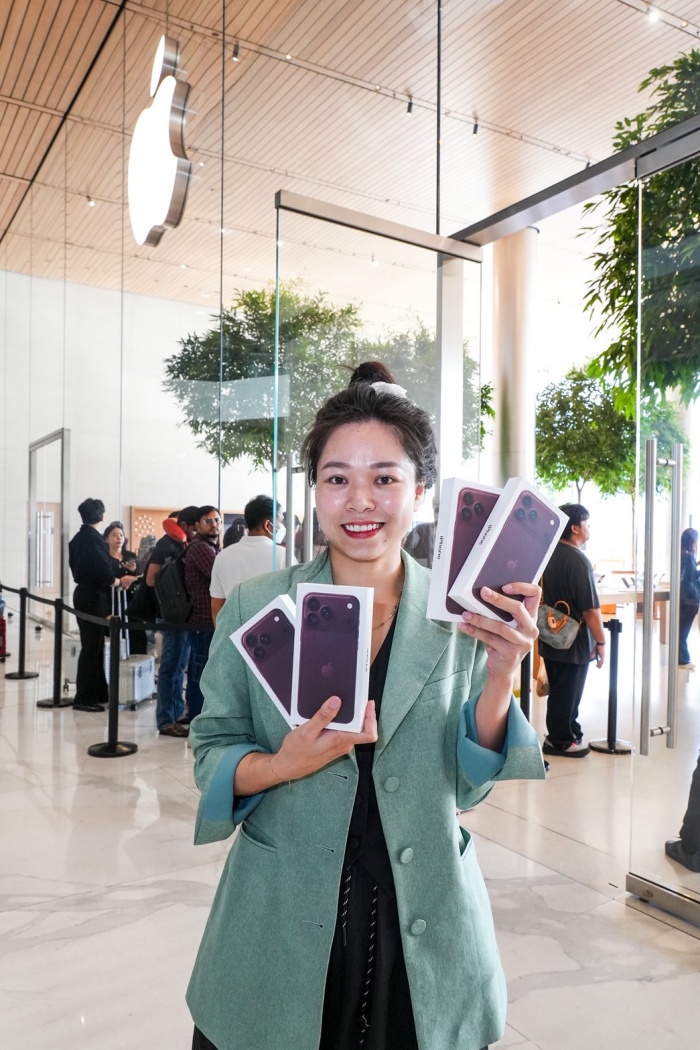 iPhone 18 วันแรก คนแห่ต่อคิว แต่เสียงบ่นราคาเดินนำ