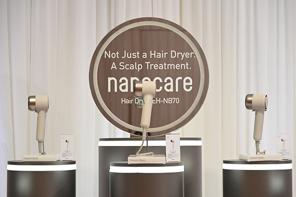 เทคโนโลยี nanoe MOISTURE+ เปลี่ยนไดร์เป่าผมให้เป็นเครื่องดูแลหนังศีรษะ