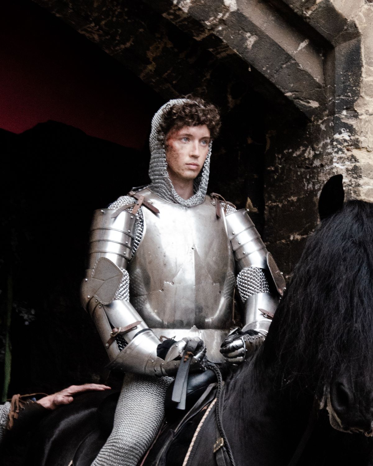 Troye Sivan Party ซิงเกิลแดนซ์ที่ยกปาร์ตี้เควียร์ขึ้นแท่นเรื่องเล่า